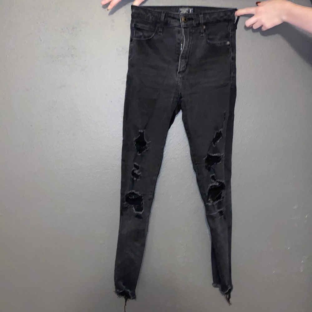 Cute black ripped jeans